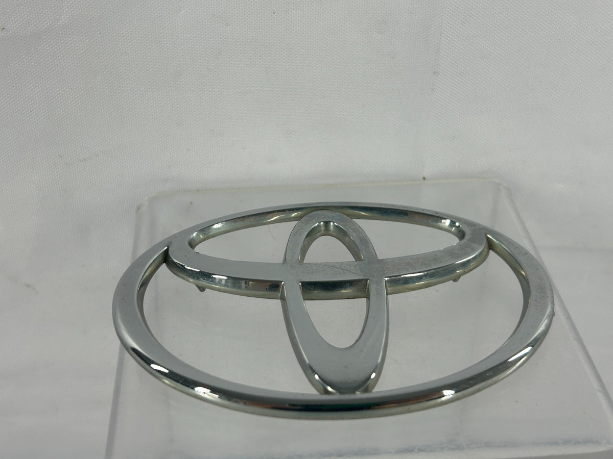 2004-2007 Toyota Sequoia Front Radiator Grille Emblem Badge Logo OEM 75311-0C020