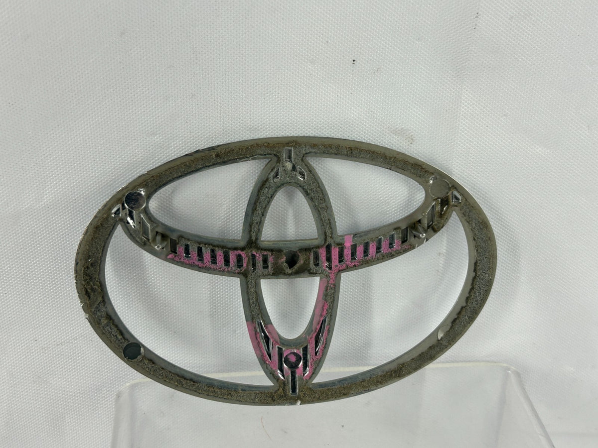 2004-2007 Toyota Sequoia Front Radiator Grille Emblem Badge Logo OEM 75311-0C020