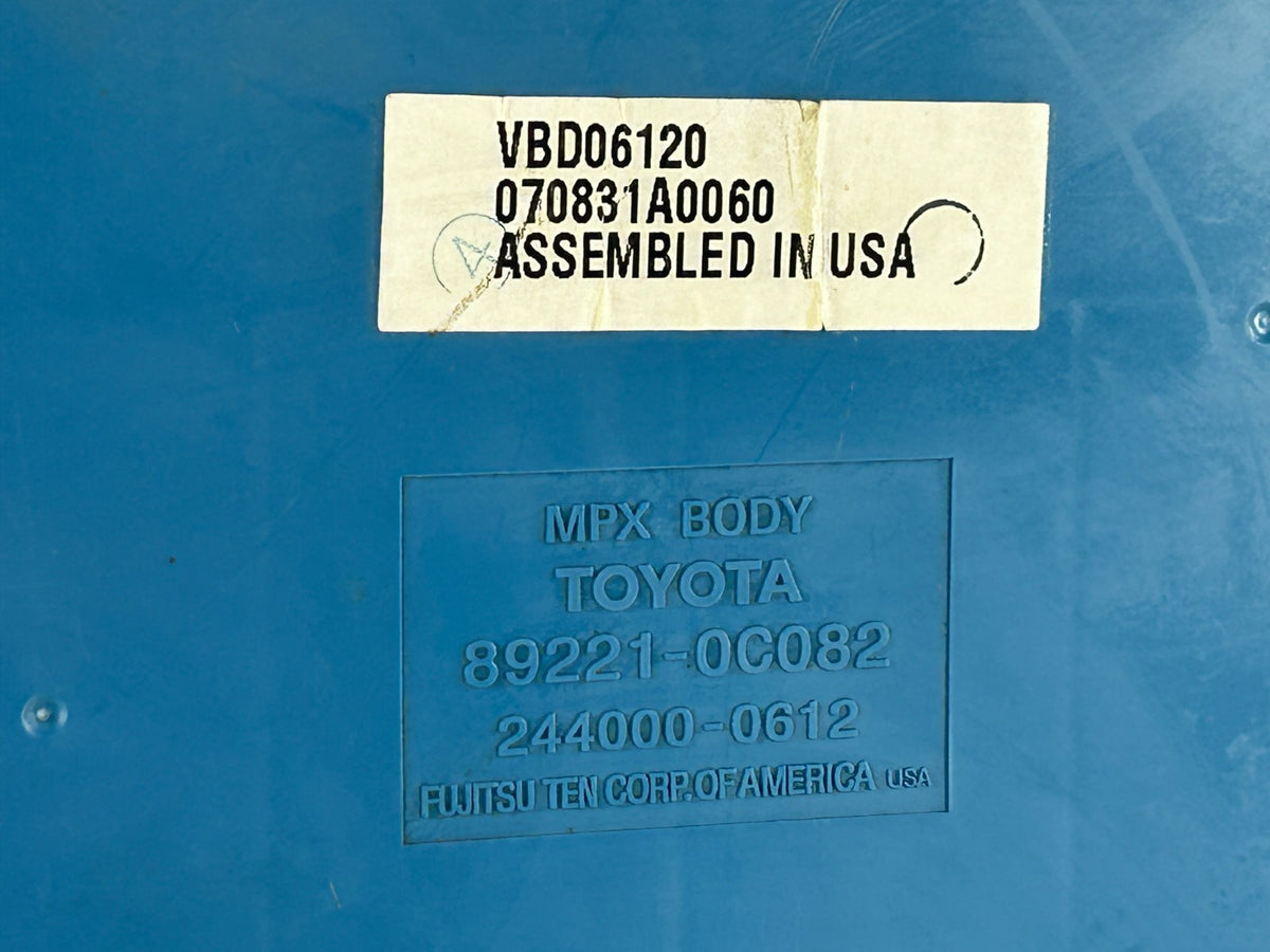 2005-2007 Toyota Sequoia Multiplex Network Body Control Module OEM 89221-0C082