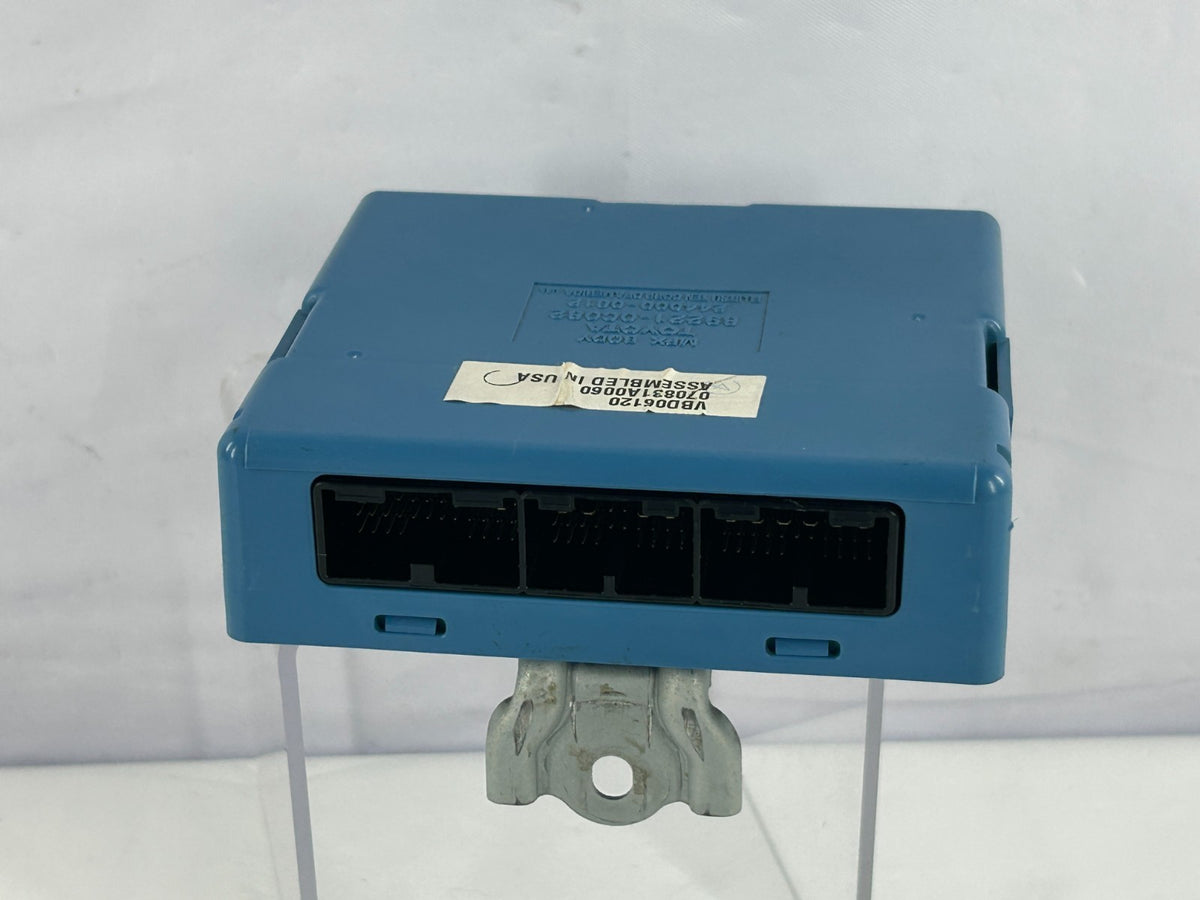 2005-2007 Toyota Sequoia Multiplex Network Body Control Module OEM 89221-0C082