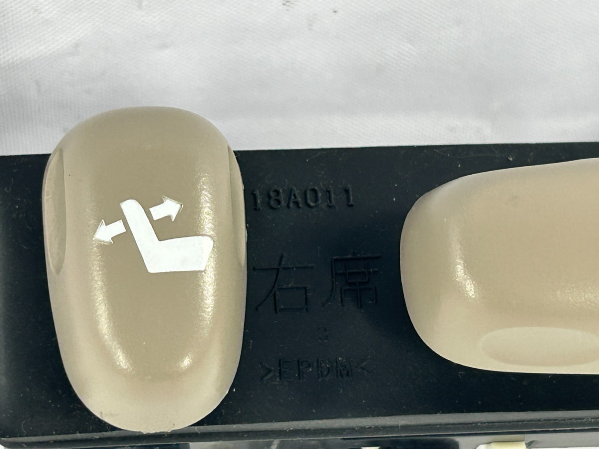 2004-2007 Toyota Sequoia Front Right Power Seat Adjuster Switch OEM 84922-60130