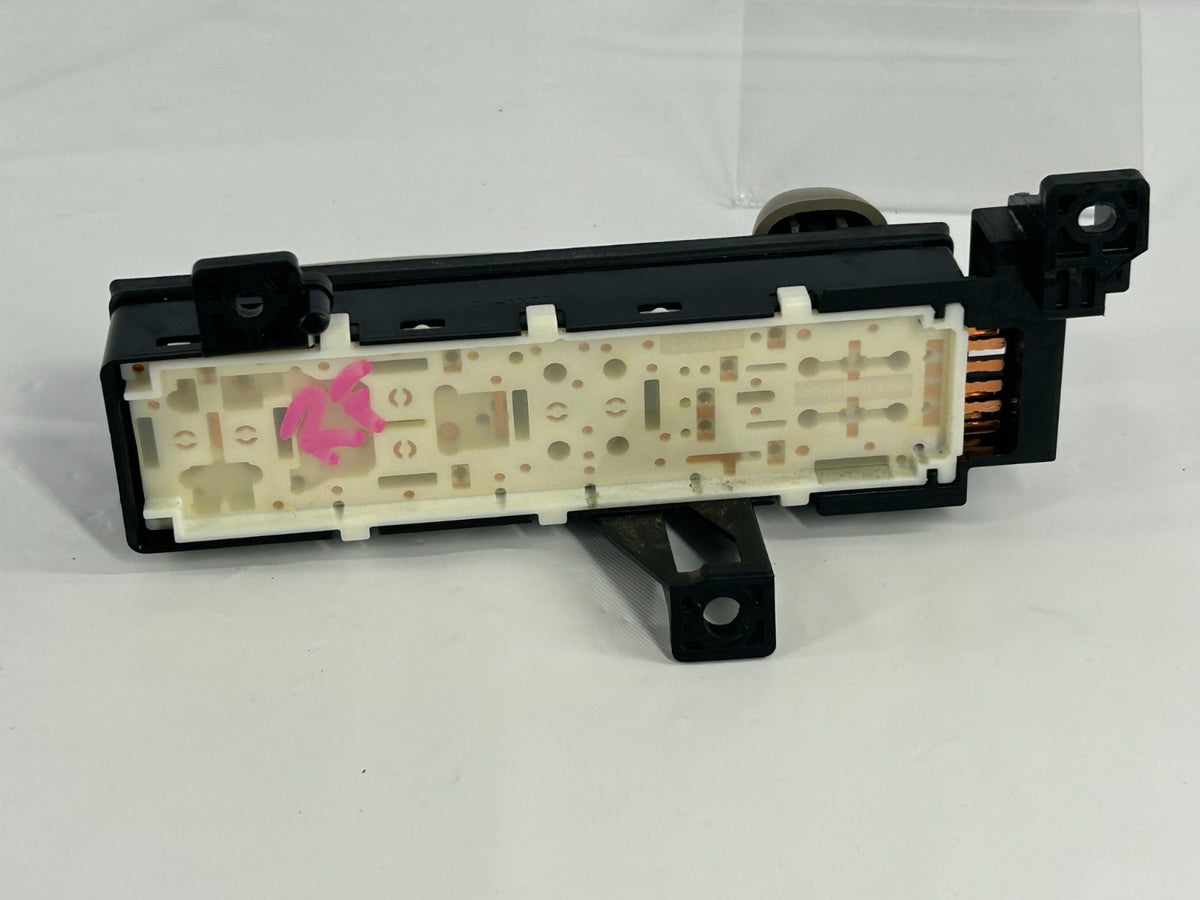 2004-2007 Toyota Sequoia Front Right Power Seat Adjuster Switch OEM 84922-60130