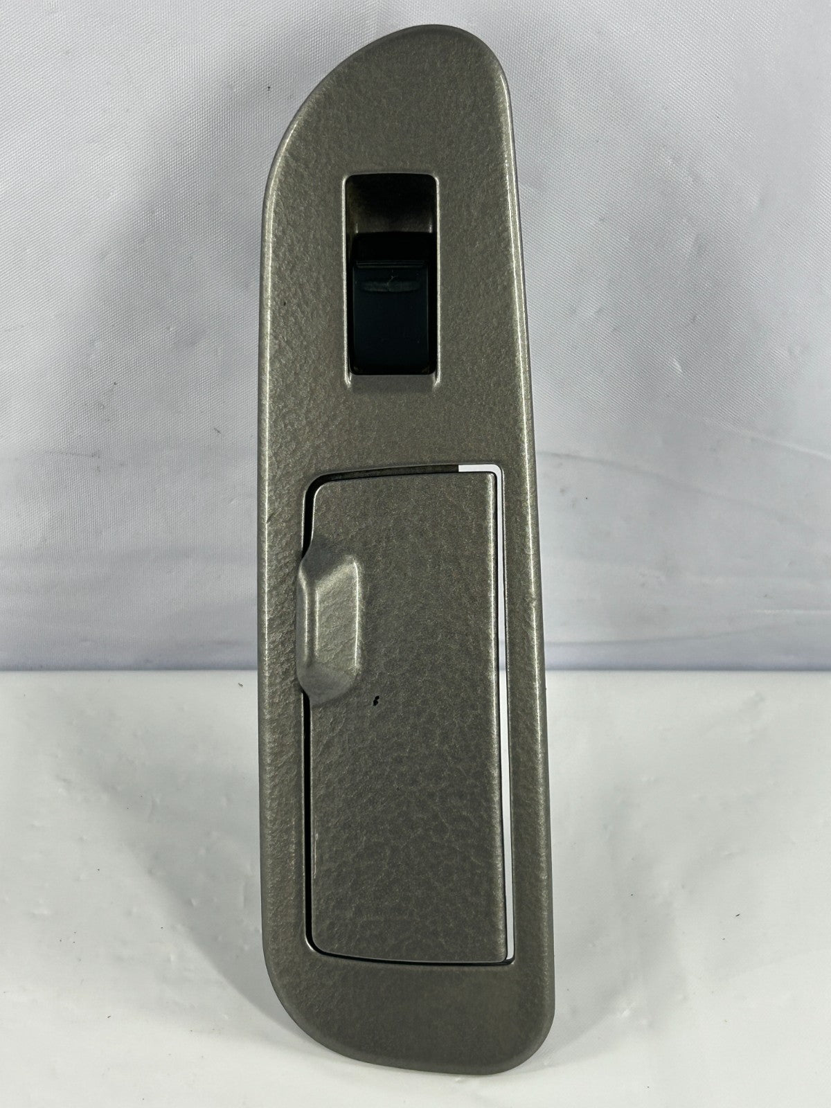 2001-2007 Toyota Sequoia Rear Right Side Window Switch W/ Bezel OEM 74203-34011