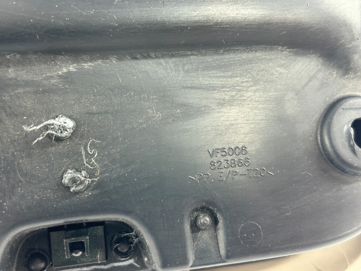 2004-2007 Toyota Sequoia Overhead Console Dome Light & Switch OEM 63650-0C130-E0