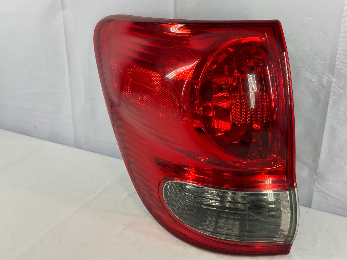 04-07 Toyota Sequoia Rear Left Outer Quarter Panel Tail Light OEM 81560-0C050