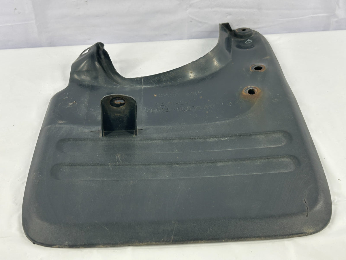 2001-2007 Toyota Sequoia Rear Right Side Quarter Panel Mudguard 76625-0C030