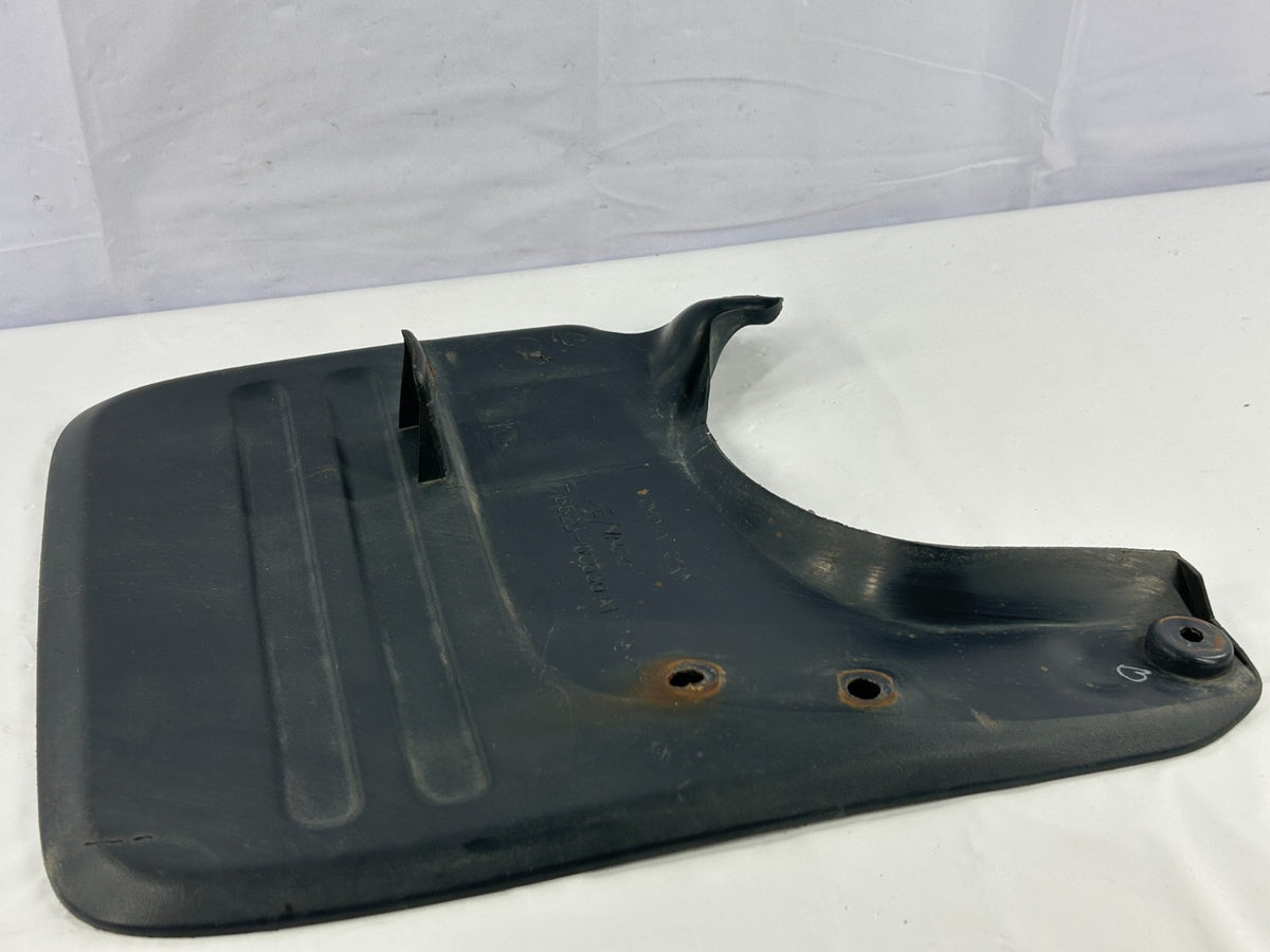 2001-2007 Toyota Sequoia Rear Right Side Quarter Panel Mudguard 76625-0C030