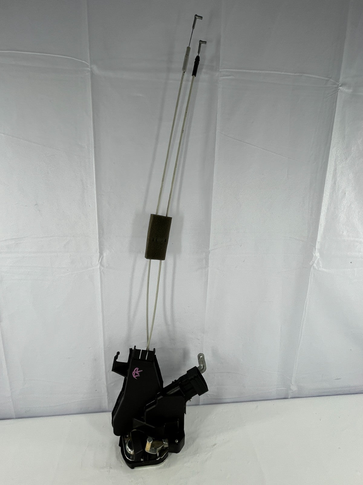 2001-2007 Toyota Sequoia Rear Right Door Lock Latch Actuator OEM 69305-0C010