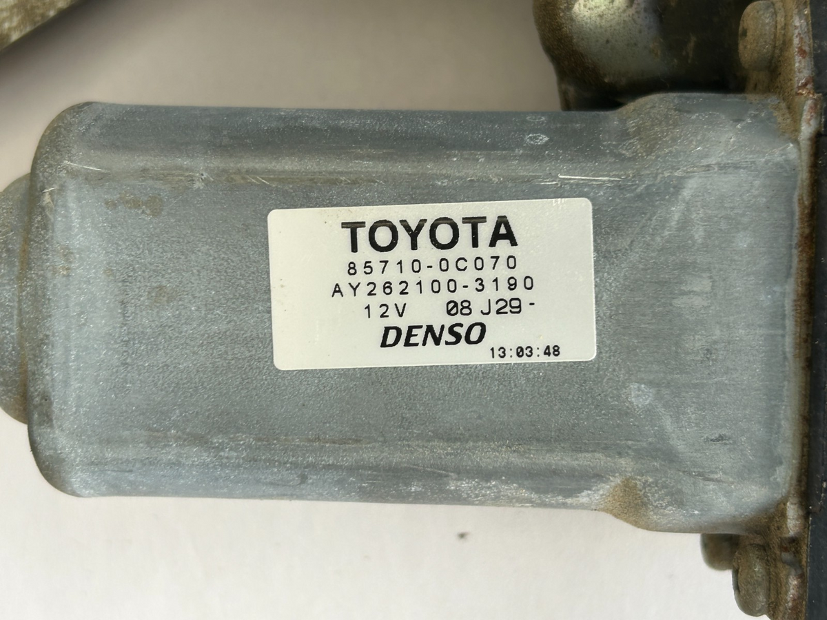 2004-2007 Toyota Sequoia Rear Tailgate Power Window Regulator Motor 85710-0C070