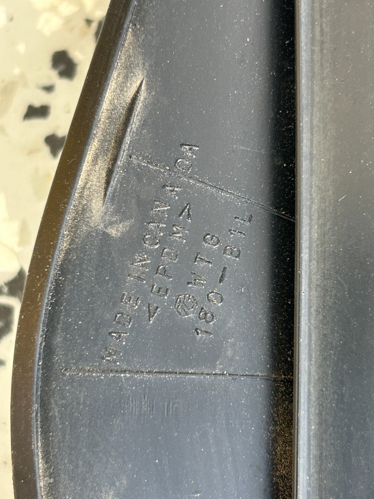 2001-2007 Toyota Sequoia Rear Liftgate Glass Run Channel Seal OEM 68275-0C010