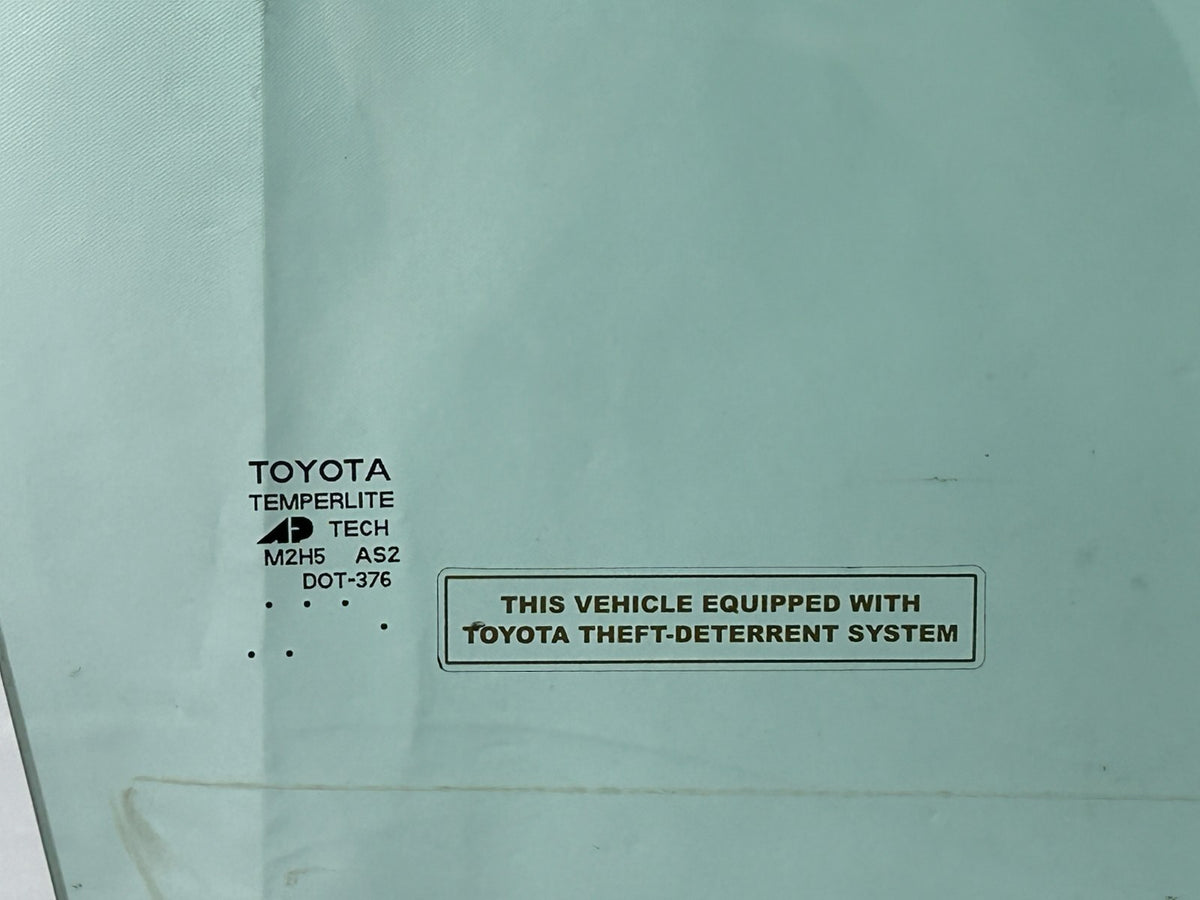 2001-2007 Toyota Sequoia Front Right Passenger Door Window Glass OEM 68101-0C020