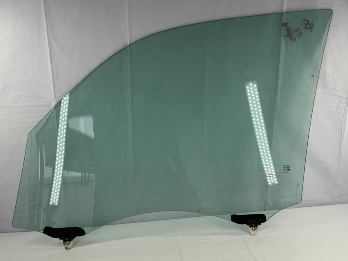2001-2007 Toyota Sequoia Front Right Passenger Door Window Glass OEM 68101-0C020