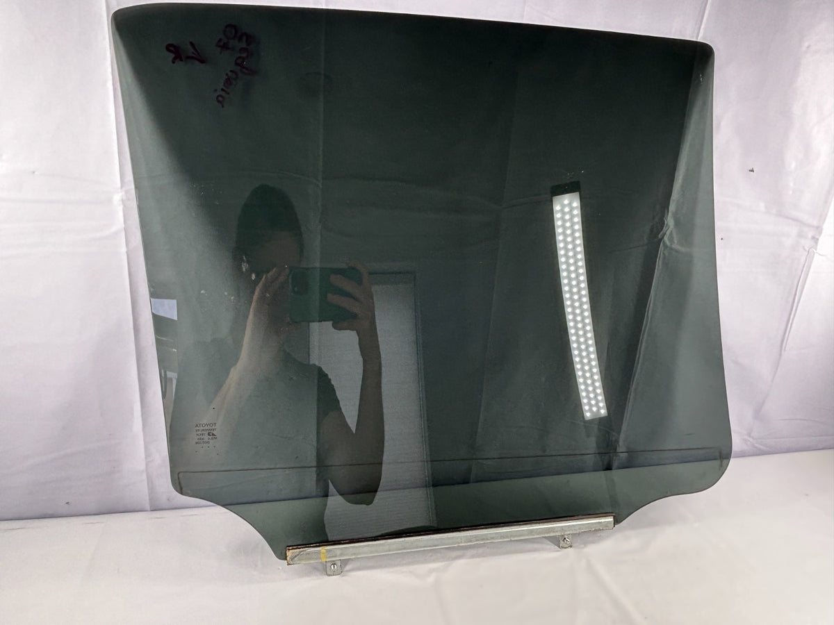 2001-2007 Toyota Sequoia Rear Left Driver Side Door Window Glass OEM 68104-0C020