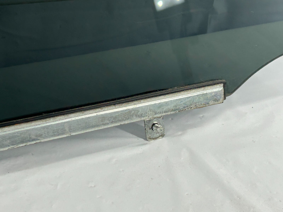 2001-2007 Toyota Sequoia Rear Left Driver Side Door Window Glass OEM 68104-0C020
