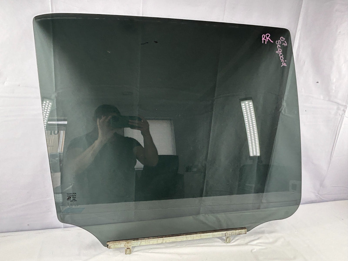 2001-2007 Toyota Sequoia Rear Right Side Door Window Glass OEM 68103-0C020
