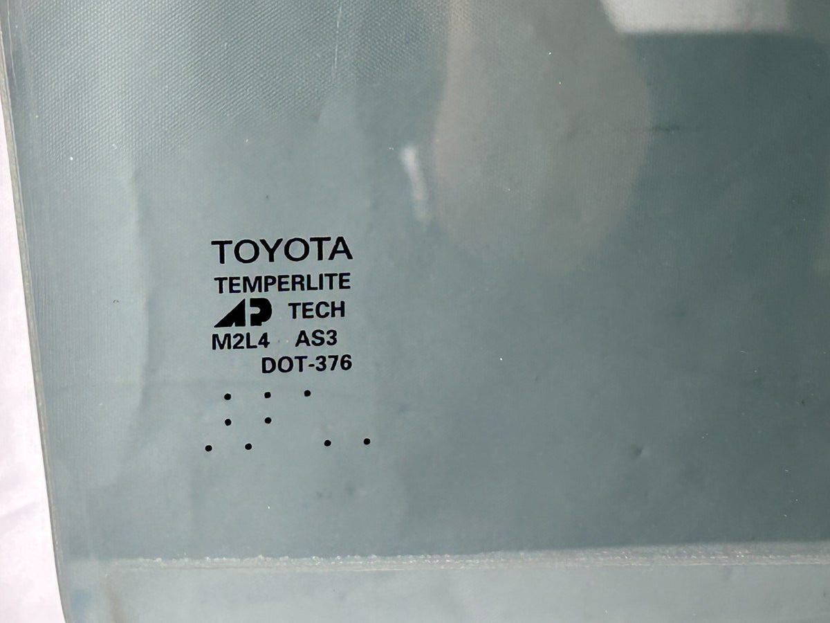 2001-2007 Toyota Sequoia Rear Right Side Door Window Glass OEM 68103-0C020