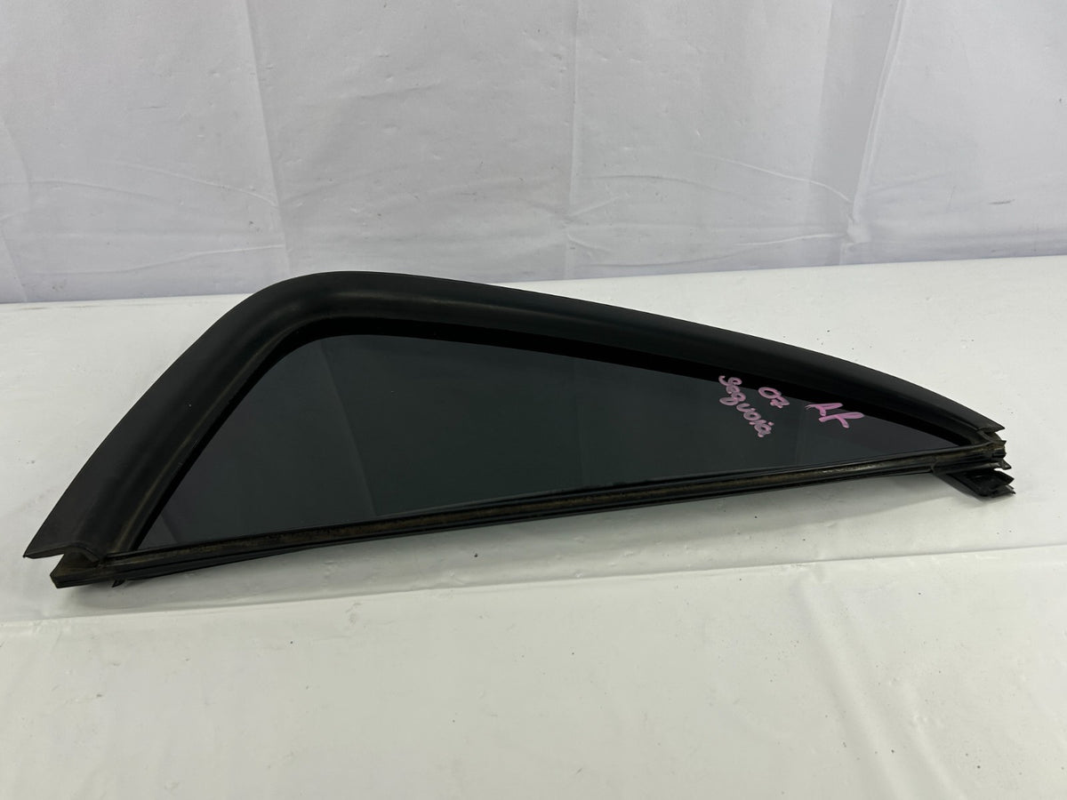 01-07 Toyota Sequoia Rear Right Door Quarter Window Vent Glass OEM 68123-0C020