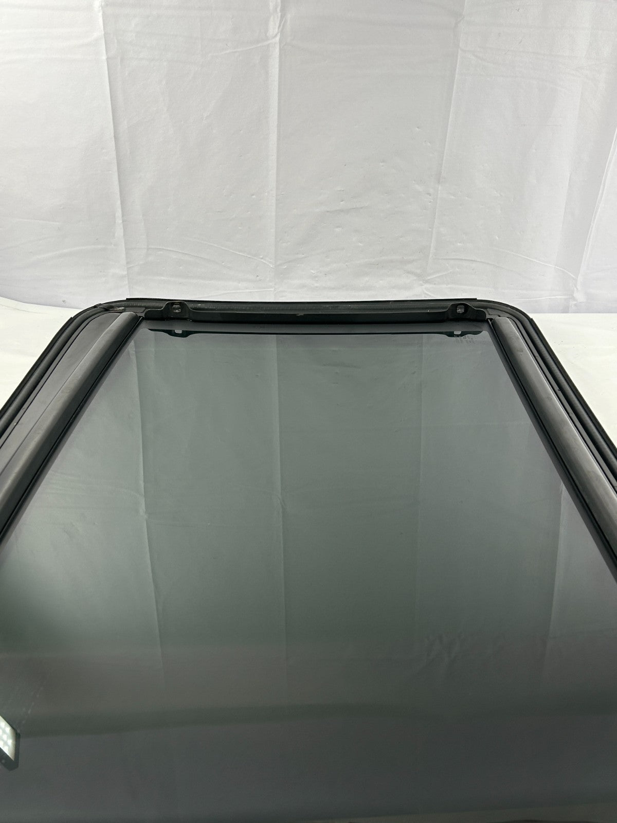 2001-2007 Toyota Sequoia Sunroof Moonroof Roof Window Glass OEM 63201-0C010