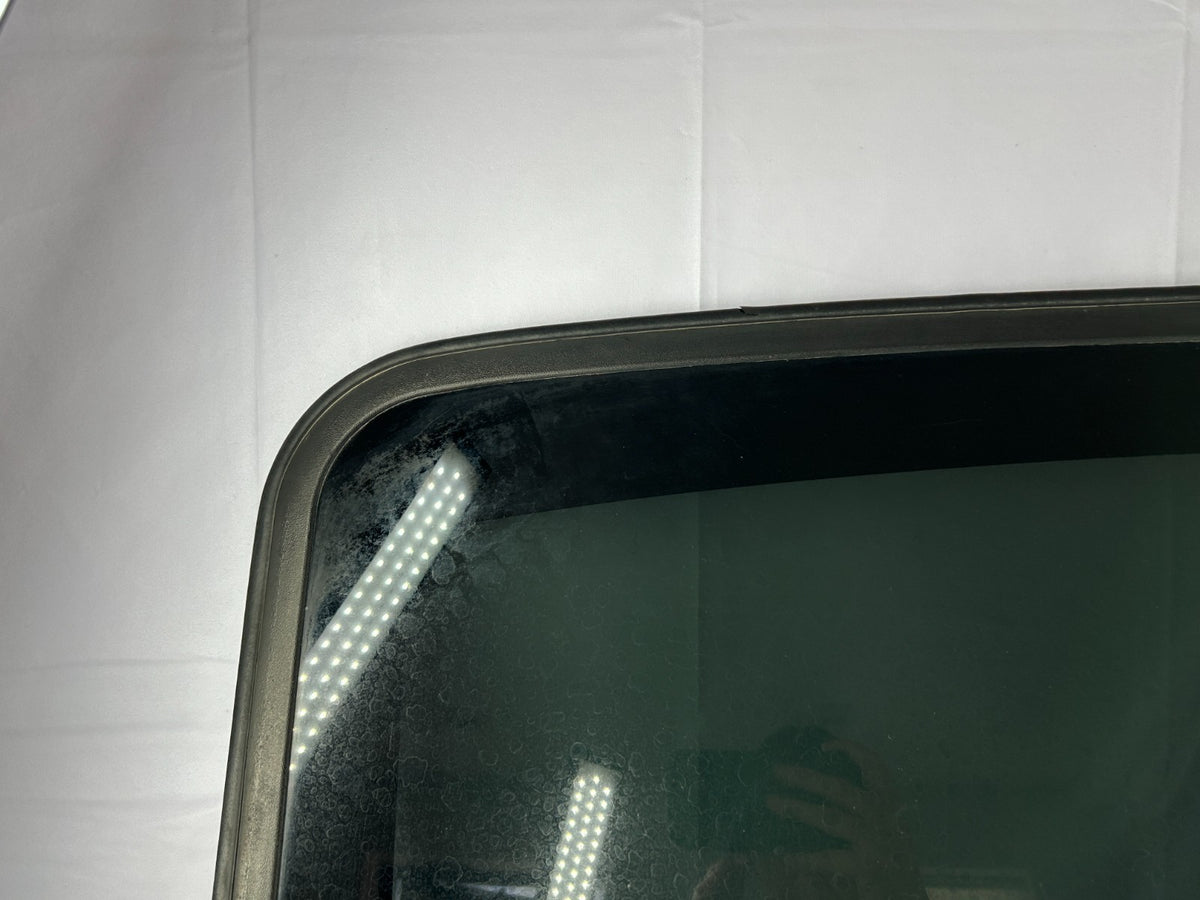 2001-2007 Toyota Sequoia Sunroof Moonroof Roof Window Glass OEM 63201-0C010