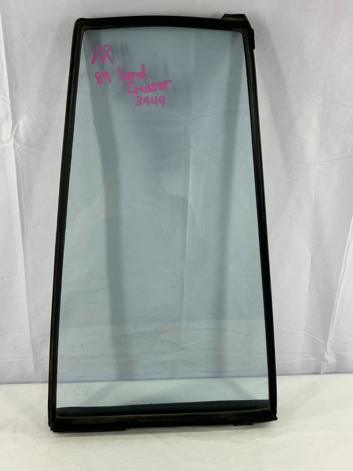 1981-1990 Toyota Land Cruiser Rear Right Side Quarter Glass OEM 68123-90A01