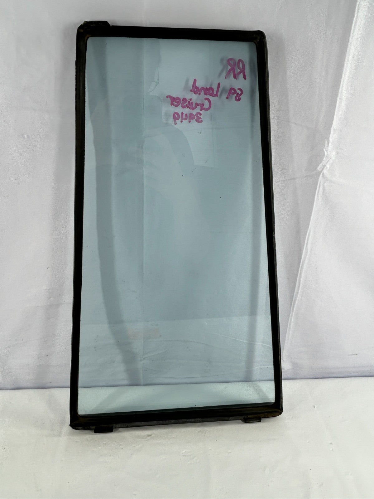 1981-1990 Toyota Land Cruiser Rear Right Side Quarter Glass OEM 68123-90A01
