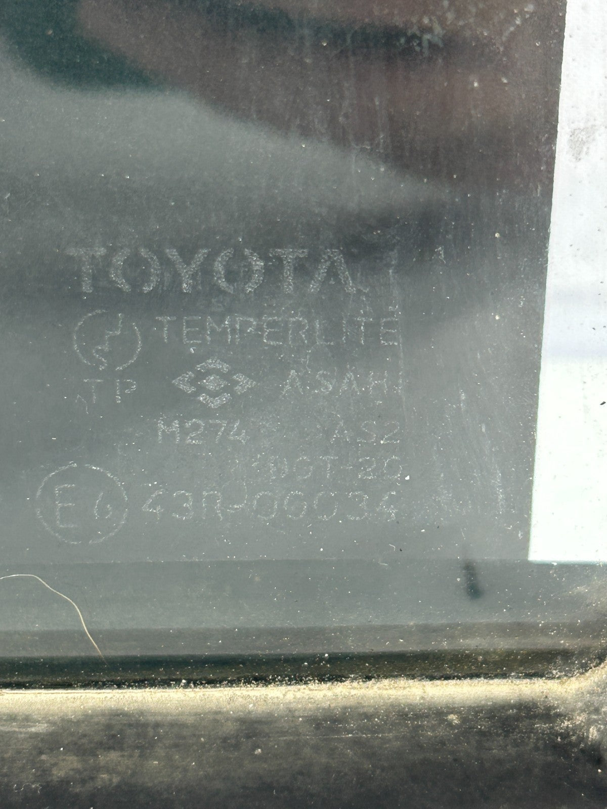 1981-1990 Toyota Land Cruiser Rear Left Side Quarter Glass OEM 68124-90A01