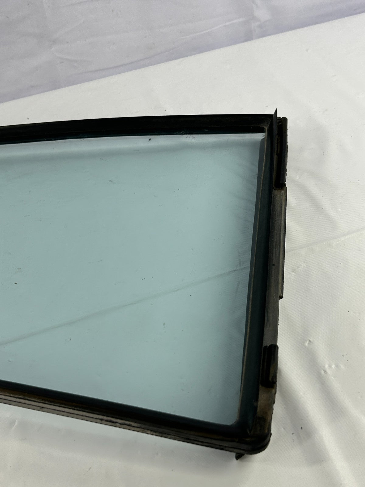 1981-1990 Toyota Land Cruiser Rear Left Side Quarter Glass OEM 68124-90A01