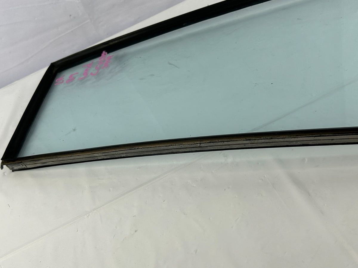 1981-1990 Toyota Land Cruiser Rear Left Side Quarter Glass OEM 68124-90A01