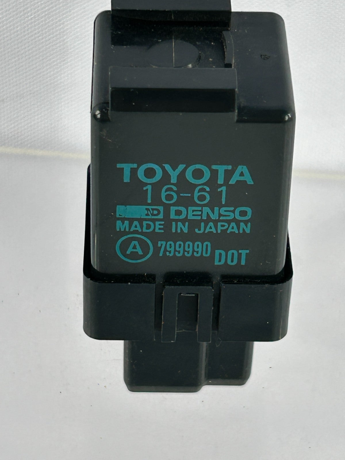 1981-1990 Toyota Land Cruiser Turn Signal Flasher Relay OEM 81980-16010