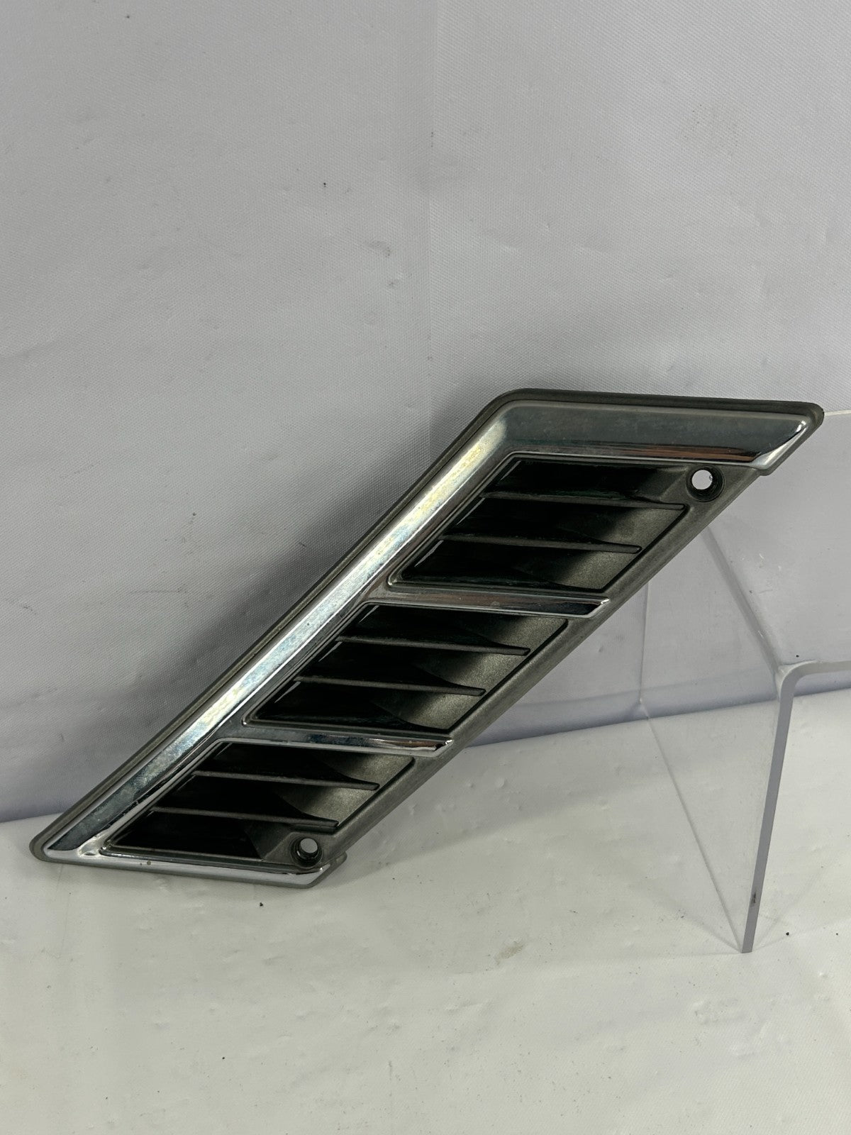 1981-1990 Toyota Land Cruiser Front Right Side Fender Air Vent OEM 75330-90A00