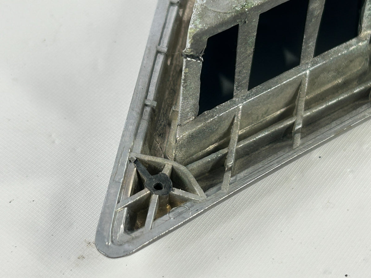 1981-1990 Toyota Land Cruiser Front Right Side Fender Air Vent OEM 75330-90A00