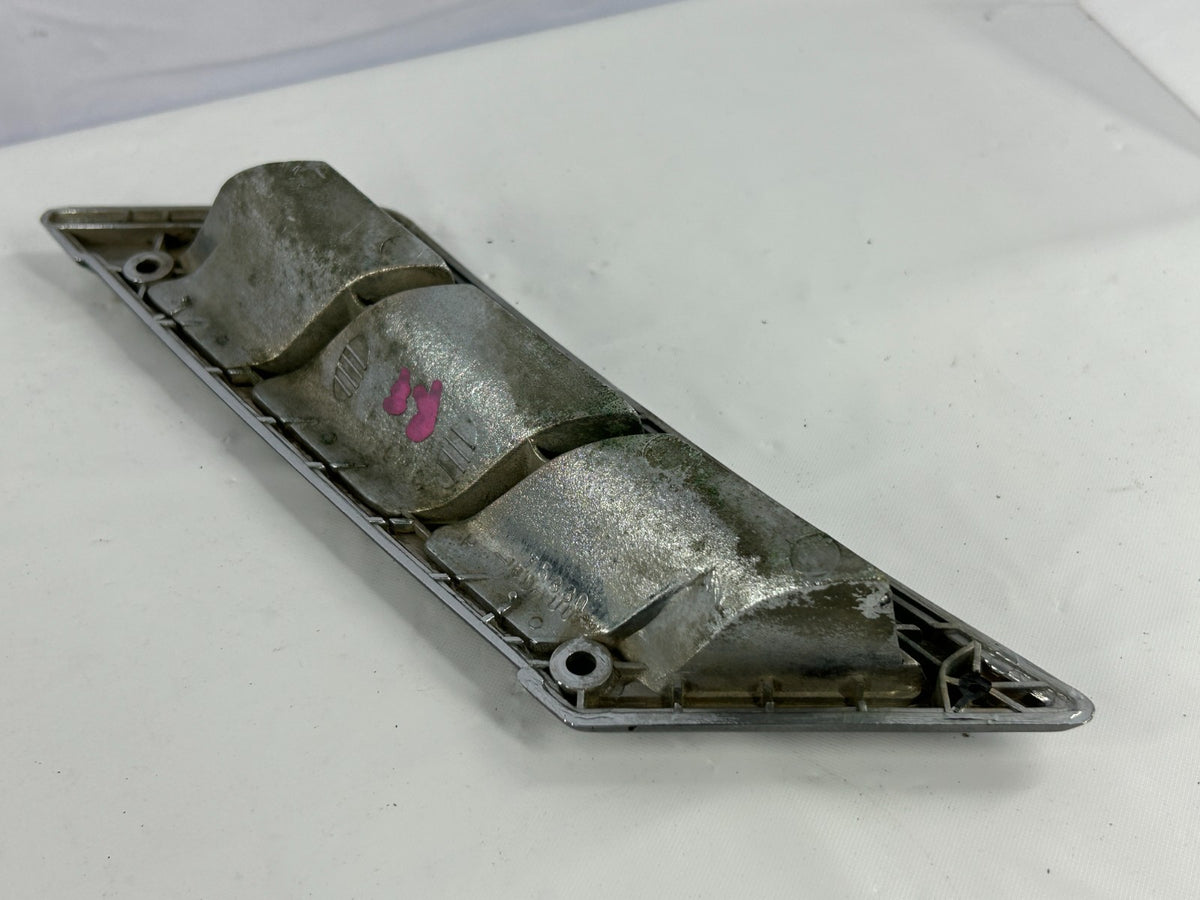 1981-1990 Toyota Land Cruiser Front Right Side Fender Air Vent OEM 75330-90A00