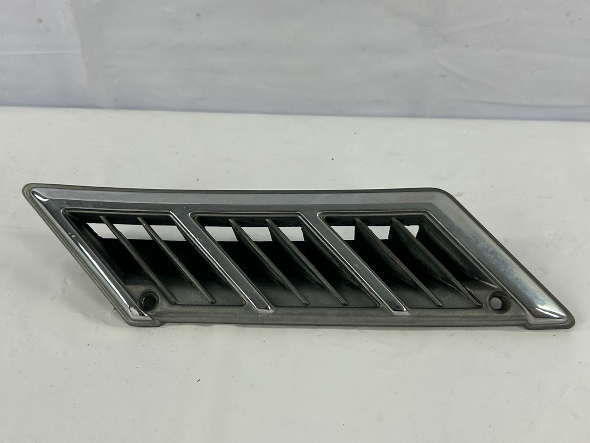 1981-1990 Toyota Land Cruiser Front Right Side Fender Air Vent OEM 75330-90A00