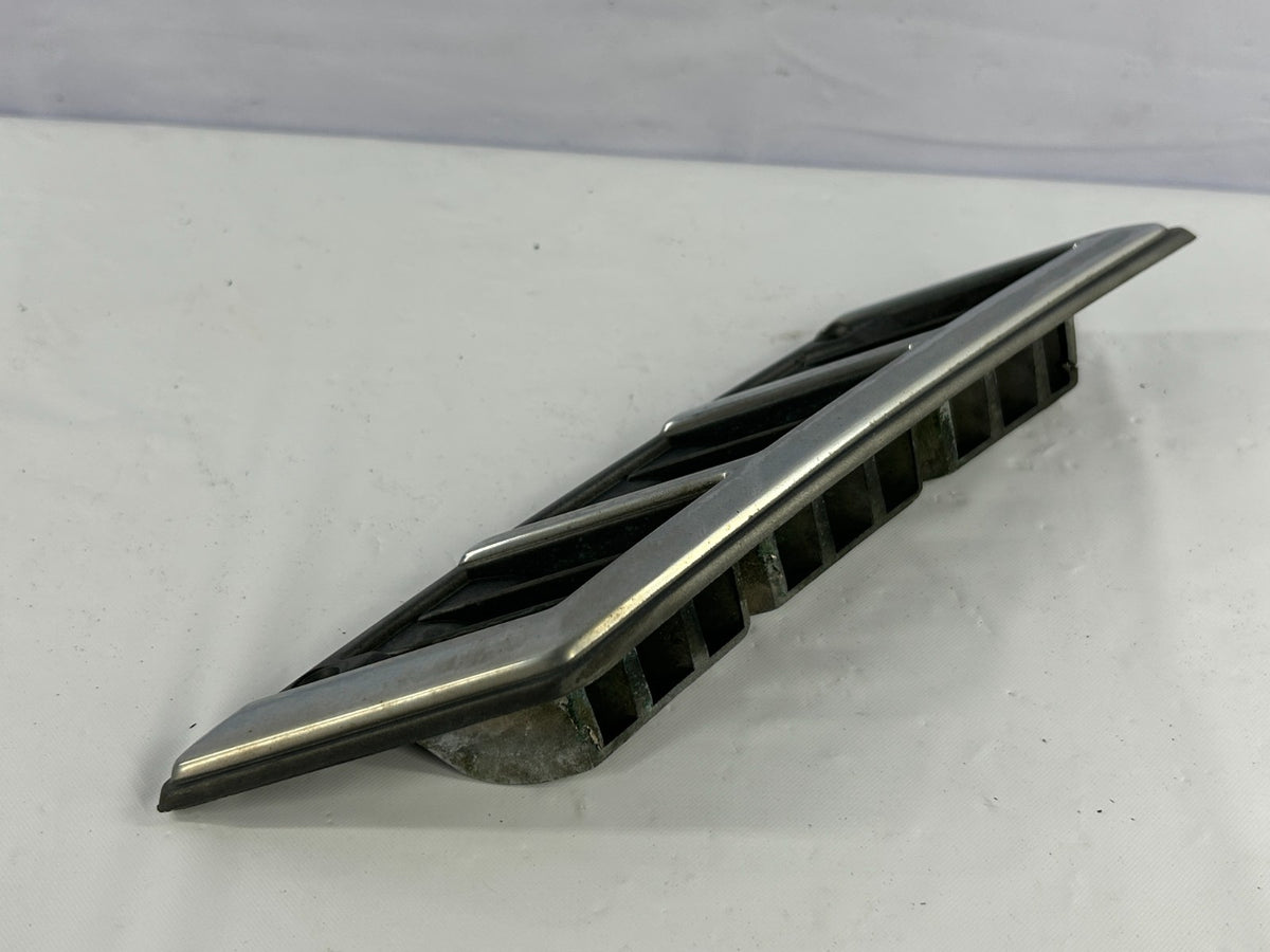 1981-1990 Toyota Land Cruiser Front Right Side Fender Air Vent OEM 75330-90A00
