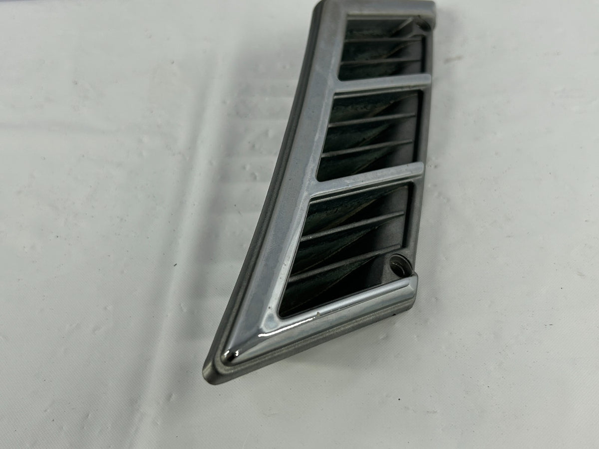 1981-1990 Toyota Land Cruiser Front Right Side Fender Air Vent OEM 75330-90A00
