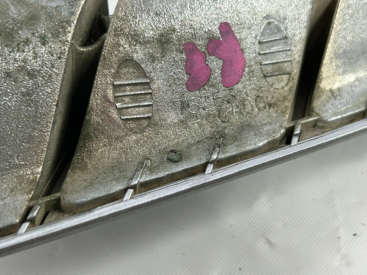 1981-1990 Toyota Land Cruiser Front Right Side Fender Air Vent OEM 75330-90A00