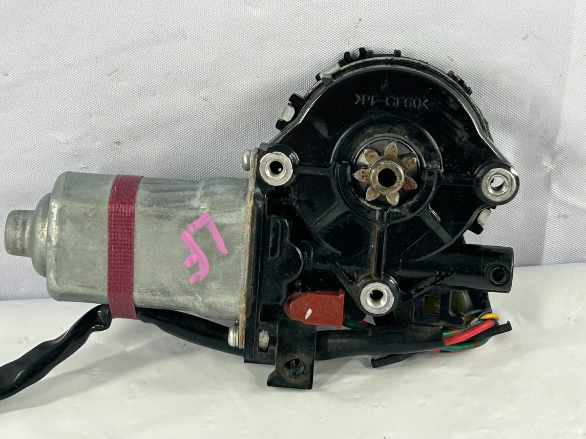 01-07 Toyota Sequoia Front Left Driver Door Power Window Motor OEM 85720-34030