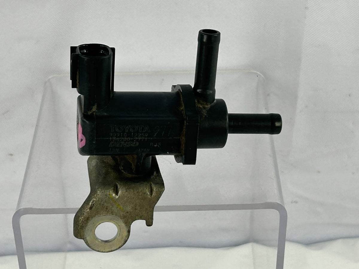 2004-2007 Toyota Sequoia Duty Vacuum Switching Valve Assembly OEM 90910-12259