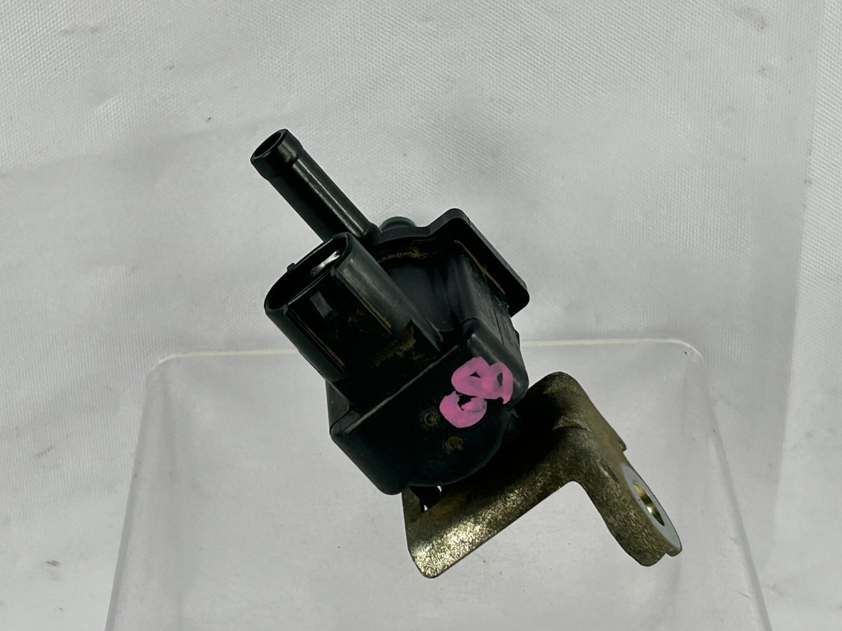 2004-2007 Toyota Sequoia Duty Vacuum Switching Valve Assembly OEM 90910-12259