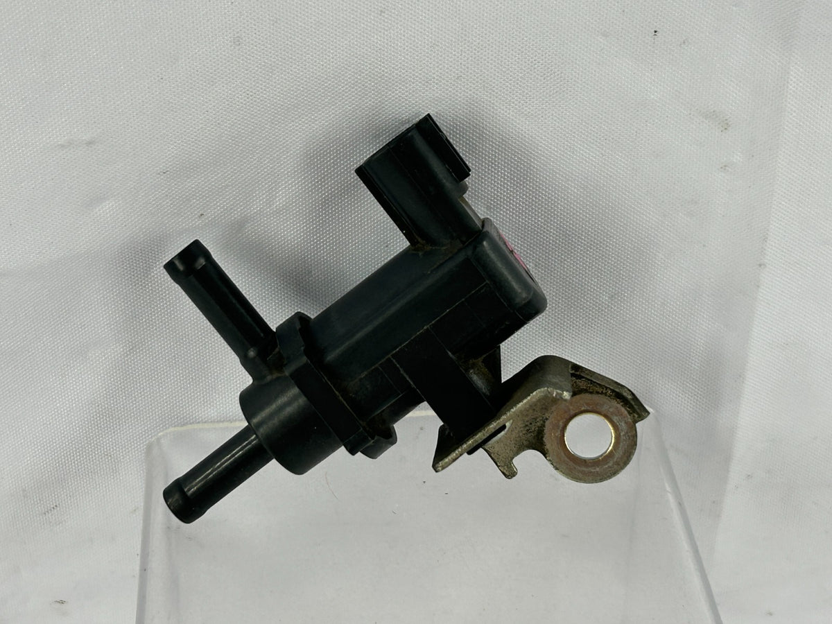 2004-2007 Toyota Sequoia Duty Vacuum Switching Valve Assembly OEM 90910-12259