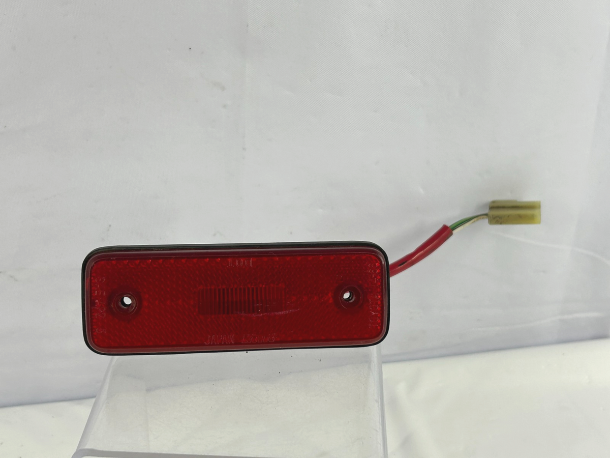 1981-1990 Toyota Land Cruiser FJ62 Rear Right Marker Light Lamp OEM 81750-91255