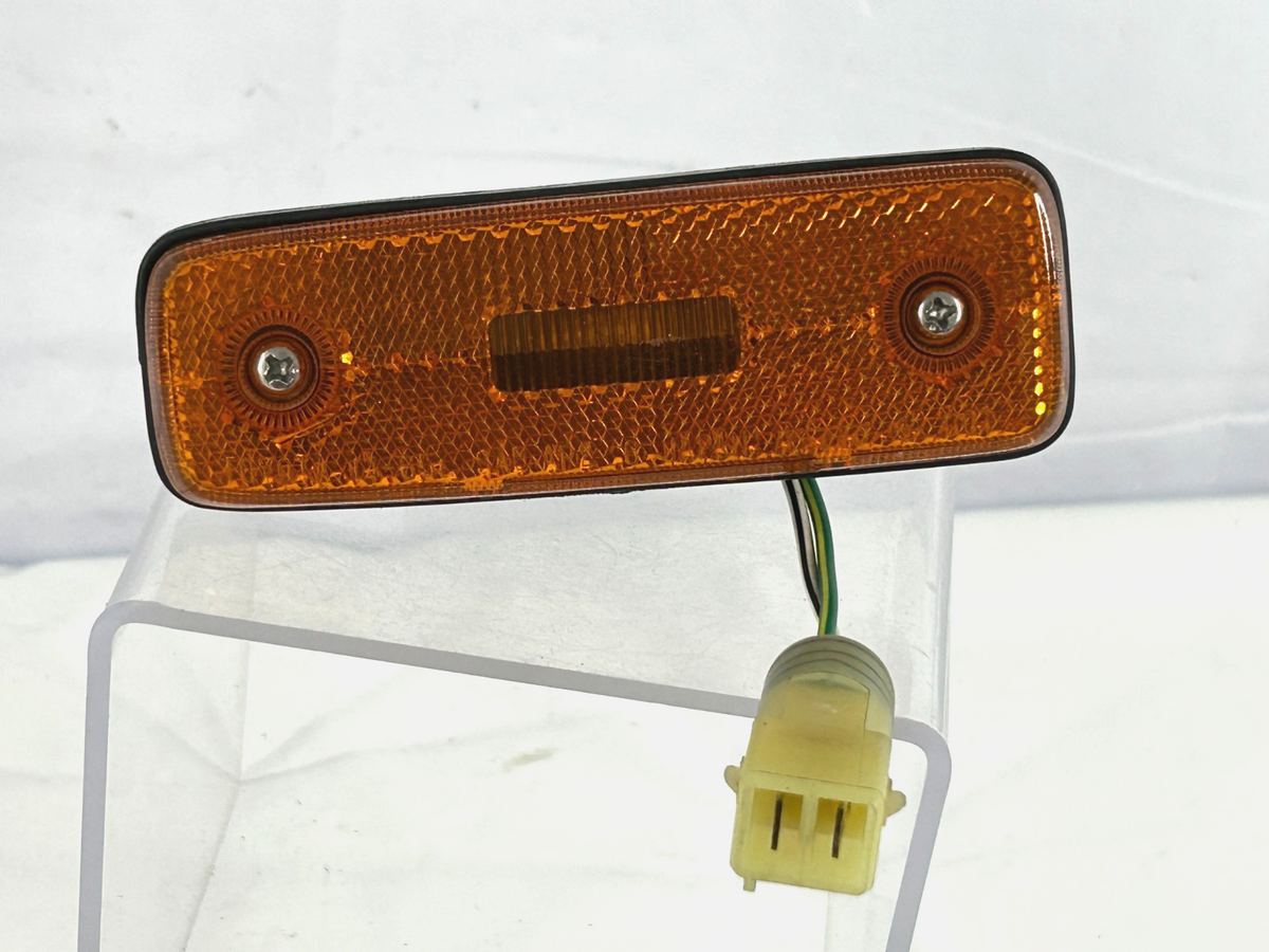 1981-1990 Toyota Land Cruiser FJ62 Front Side Marker Light Lamp OEM 81740-14110