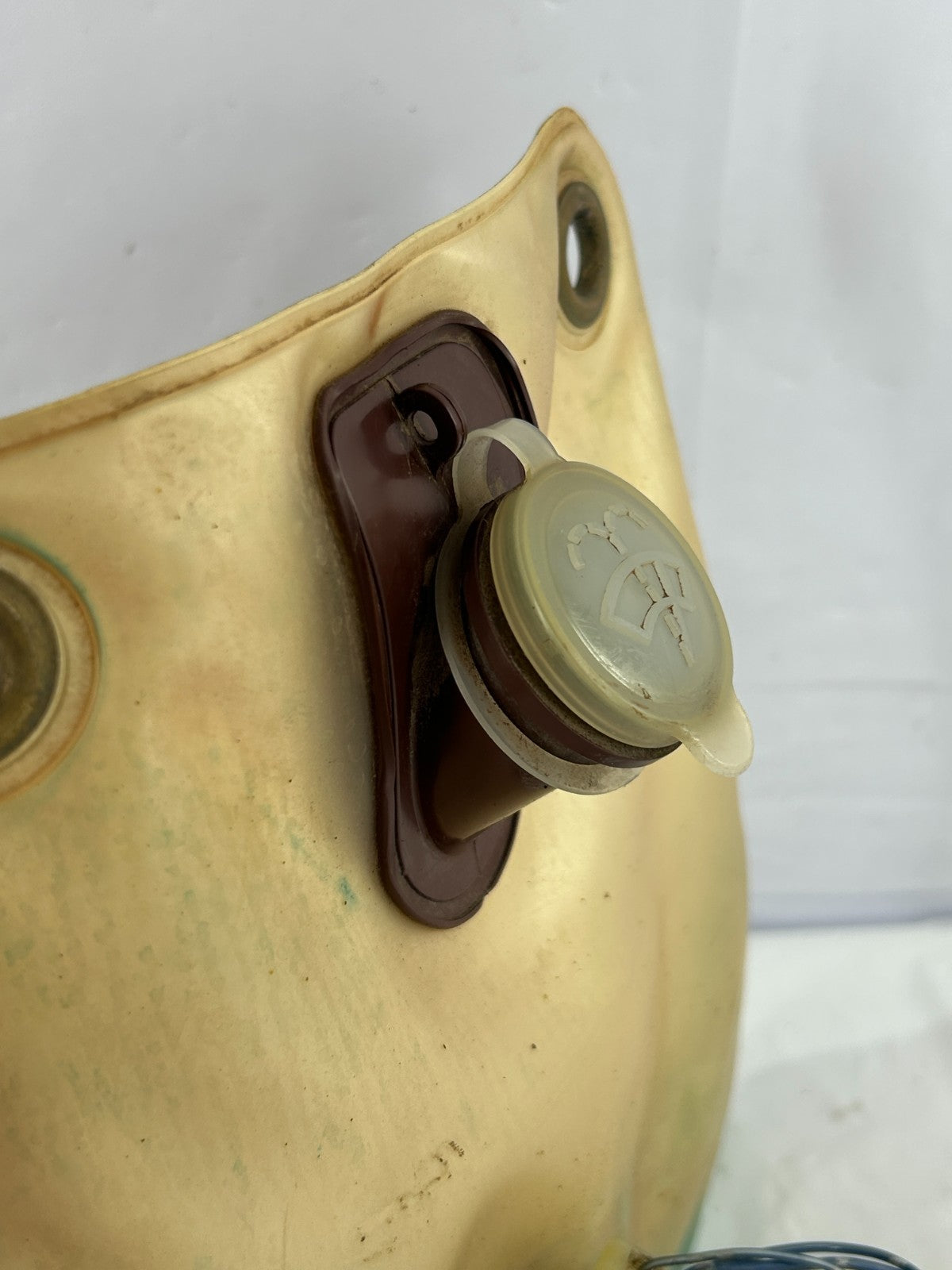 1985-1990 Toyota Land Cruiser Rear Wiper Washer Reservoir & Pump OEM 85330-90A08