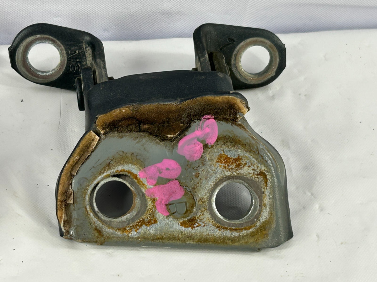 81-90 Toyota Land Cruiser Rear Right Side Door Hinges & Bolts OEM 68710-30080
