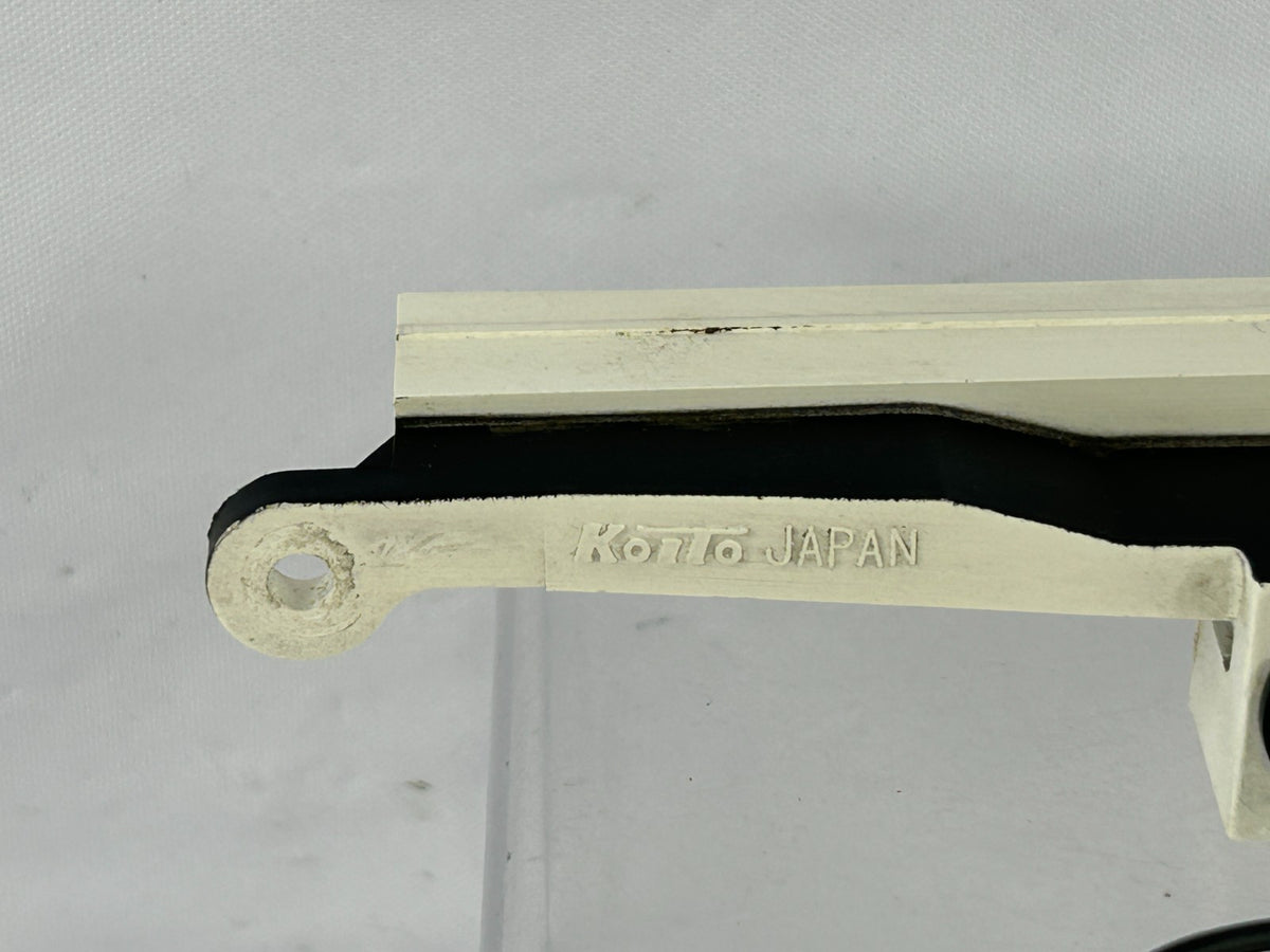 1981-1990 Toyota Land Cruiser Rear License Plate Light Lamp OEM 81270-95A07