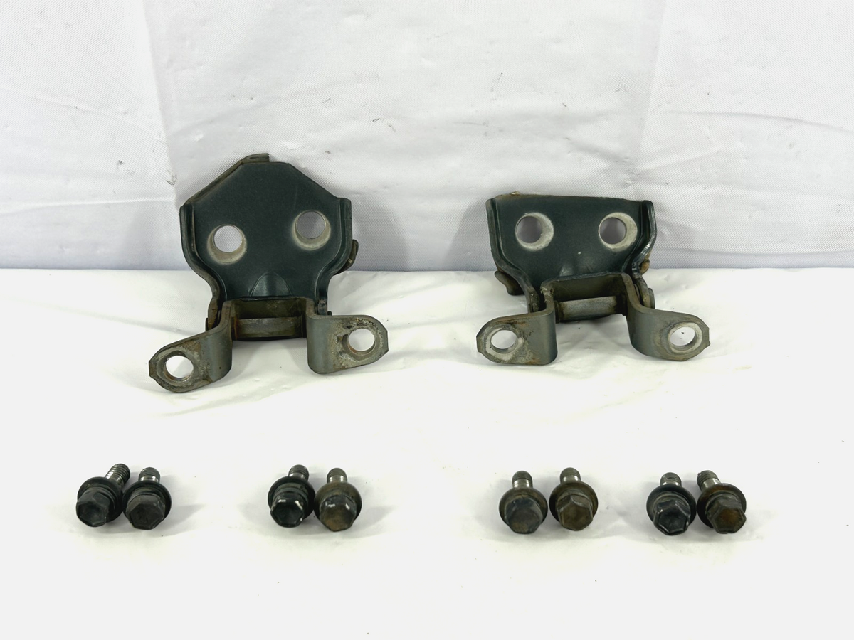 1981-1990 Toyota Land Cruiser Rear Left Door Hinges Upper Lower OEM 68720-30020