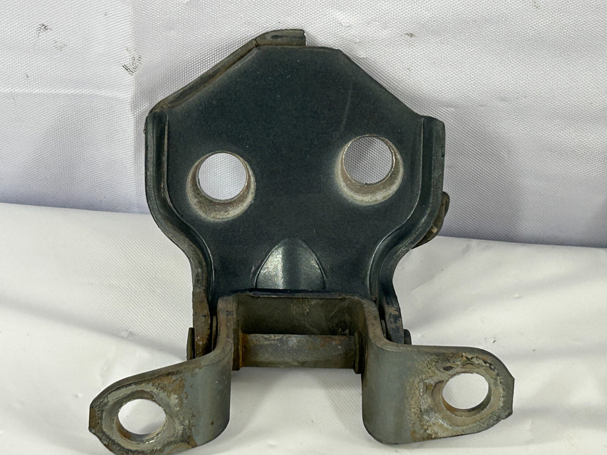 1981-1990 Toyota Land Cruiser Rear Left Door Hinges Upper Lower OEM 68720-30020