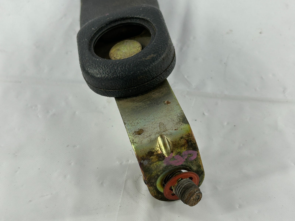 1985-1990 Toyota Land Cruiser Front Right Seat Belt Buckle OEM 73230-90A17-06
