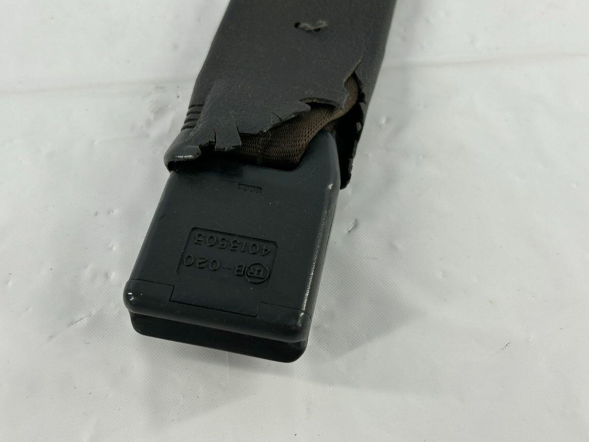 1985-1990 Toyota Land Cruiser Front Right Seat Belt Buckle OEM 73230-90A17-06