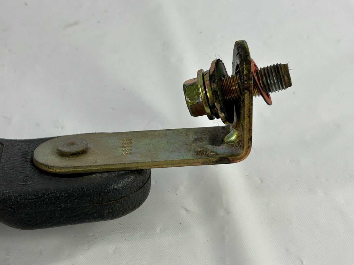 1985-1990 Toyota Land Cruiser Front Right Seat Belt Buckle OEM 73230-90A17-06